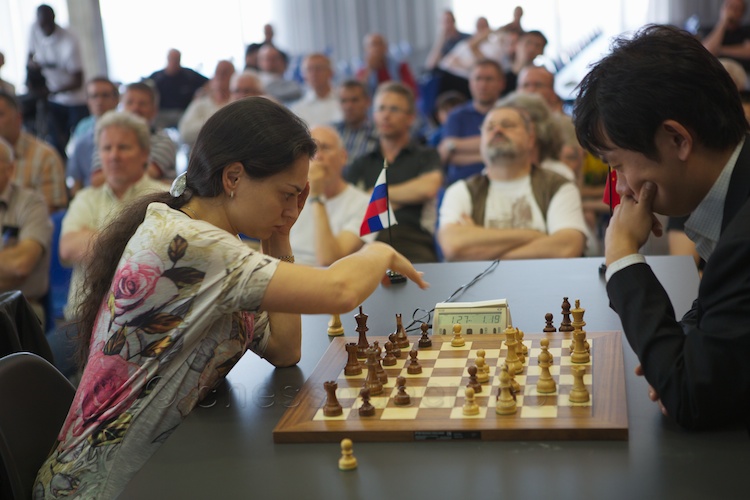 Chess Queen Alexandra Kosteniuk beats super-GM Wan Hao (2739)